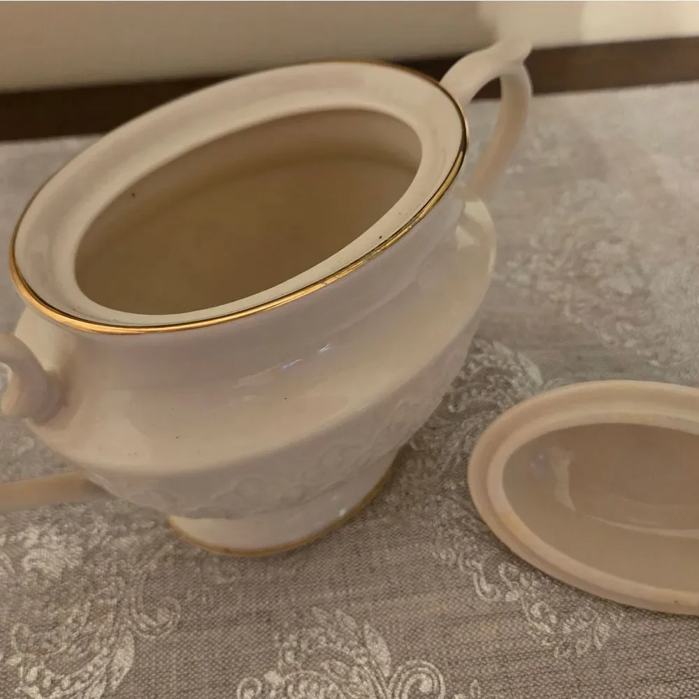 Lenox Jacquard Gold Cream Sugar Bowl